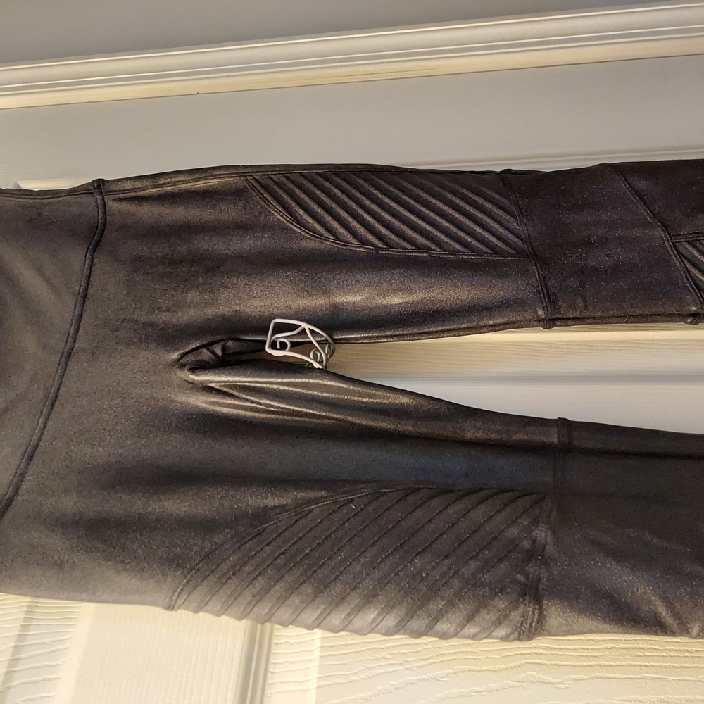 Black Textured Leggings